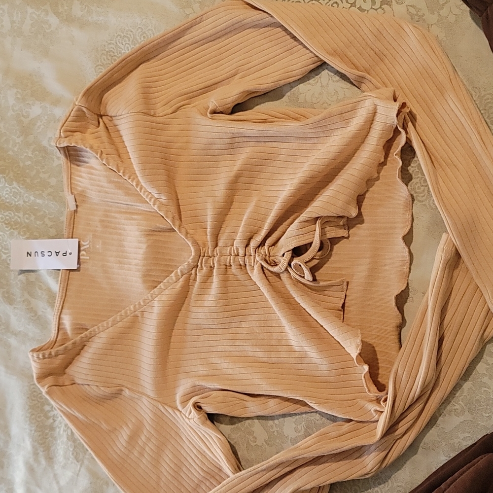 PacSun Long Sleeve Ribbed Crop Shirt